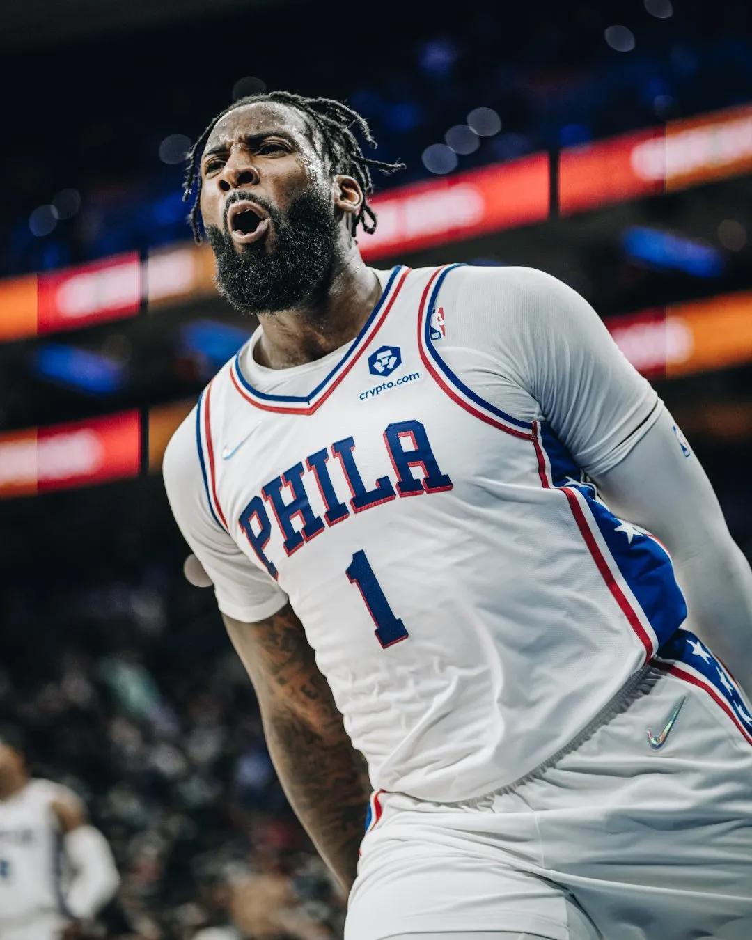 开云平台-出战5分钟，狂输14分，投篮7中1！球迷：文班打你像打人机