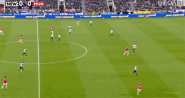 开云官方-曼联1-2被十人纽卡绝杀！卡里克遭首败，终极考验将定其能否转正